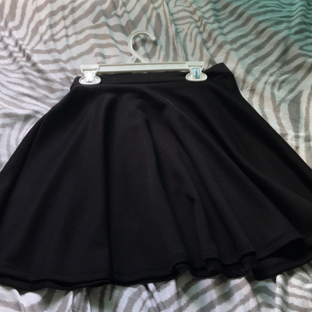 Black skater skirt